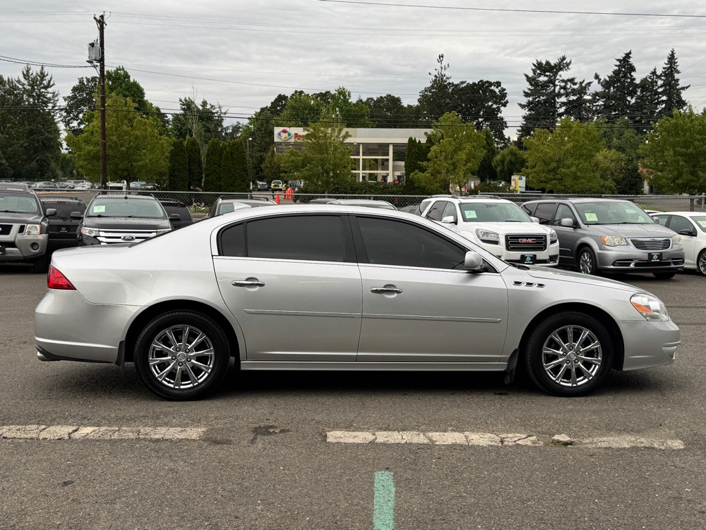 2010 Buick Lucerne Image 6
