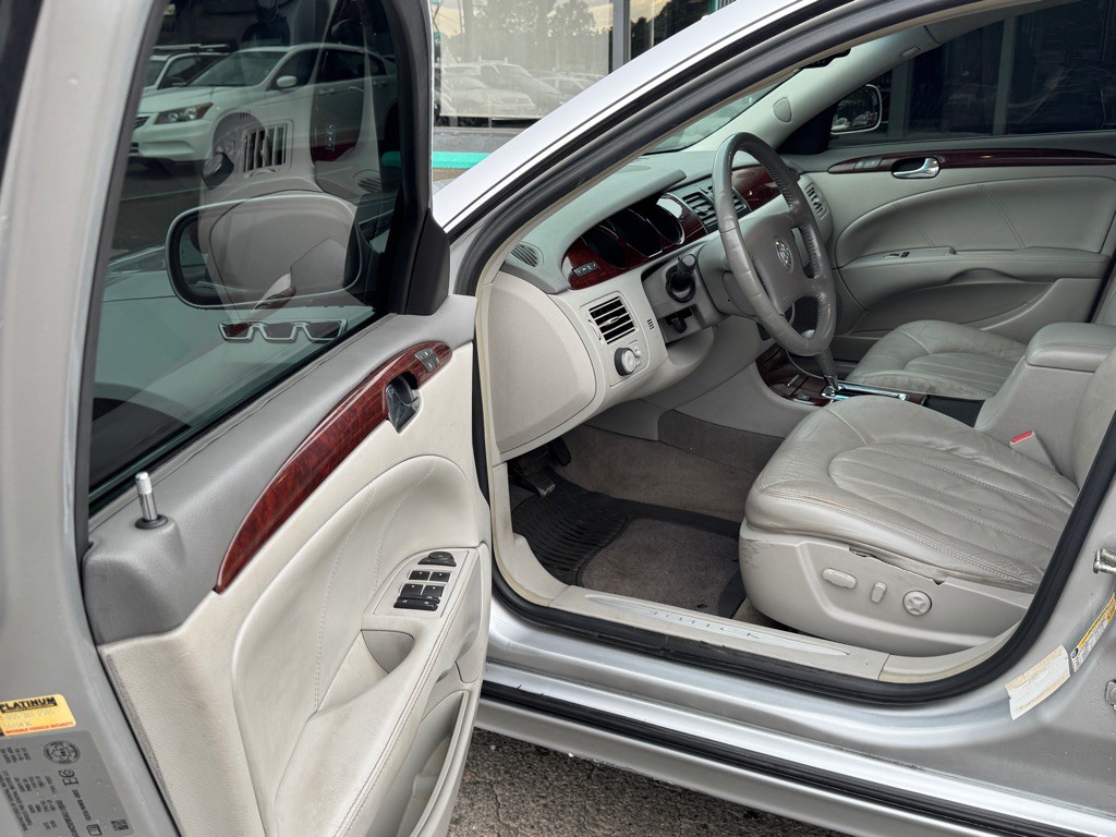 2010 Buick Lucerne Image 10