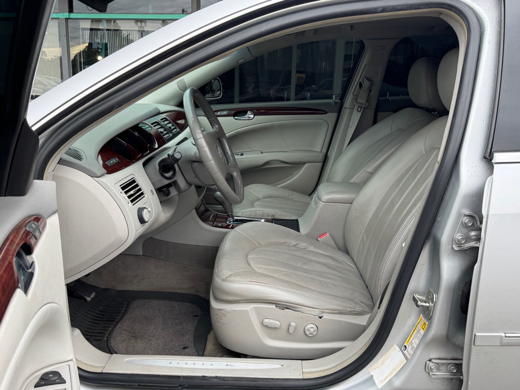 2010 Buick Lucerne Image 11
