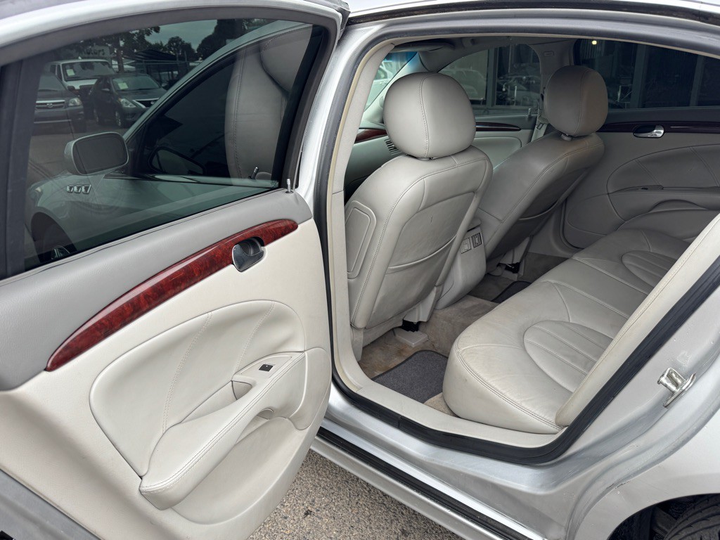 2010 Buick Lucerne Image 12