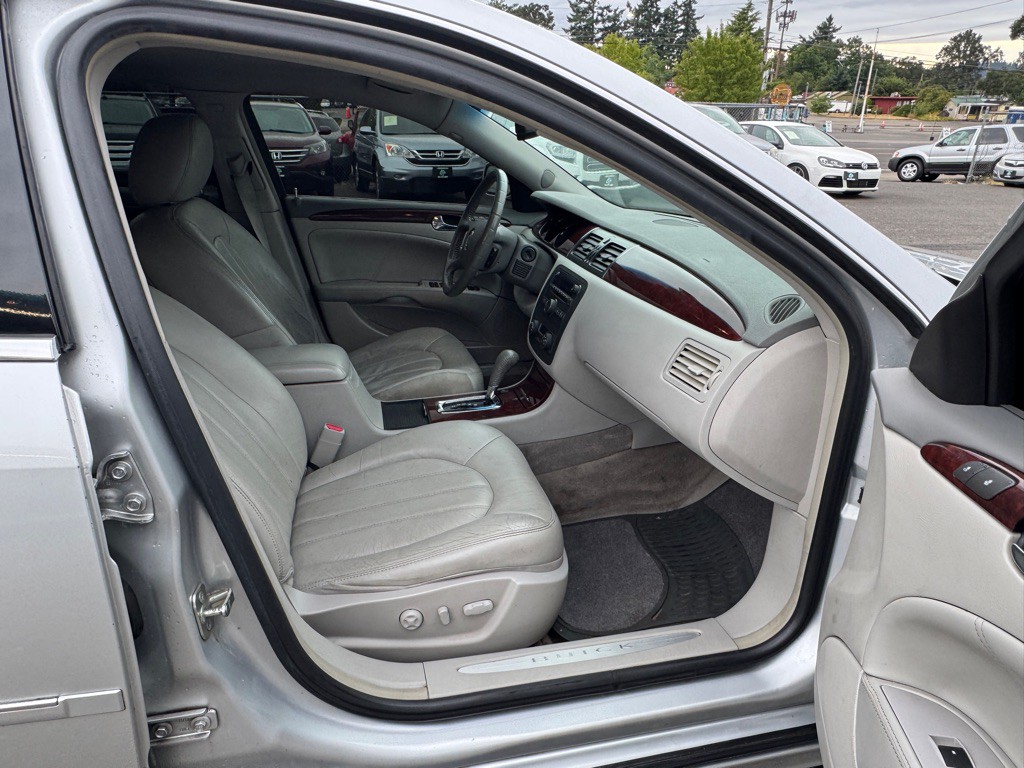 2010 Buick Lucerne Image 18