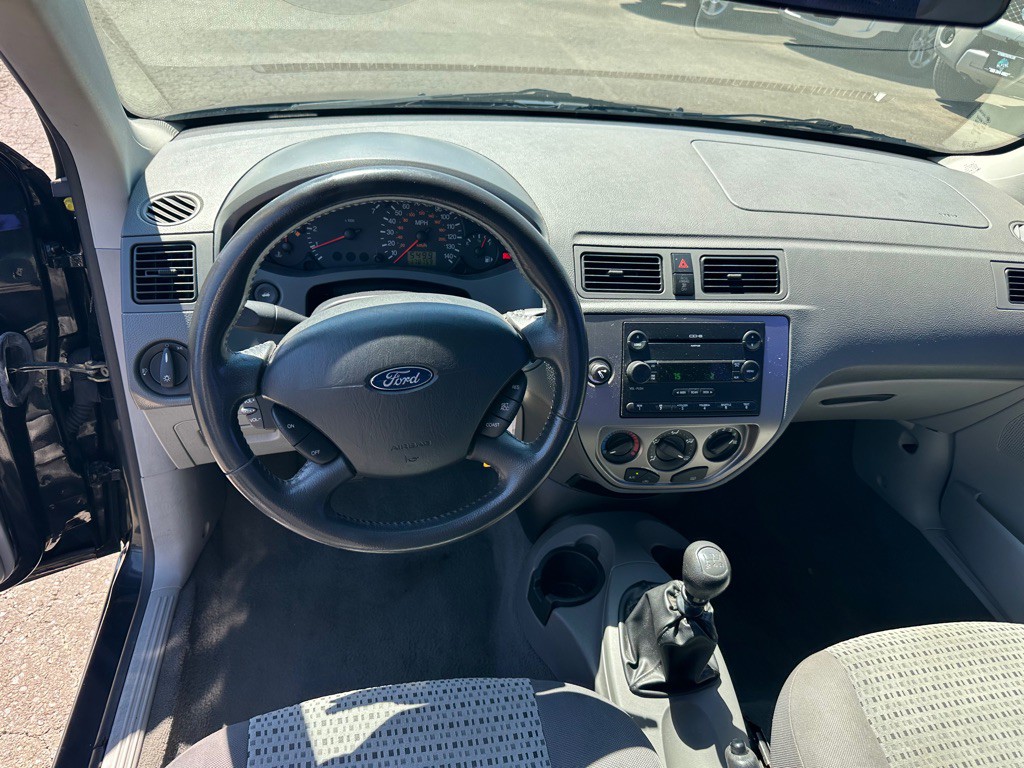 2005 Ford Focus Image 9