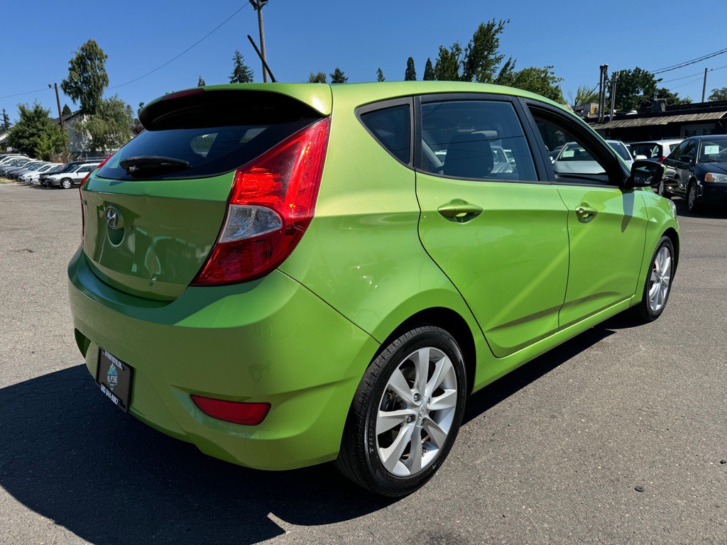 2013 Hyundai Accent Image 4