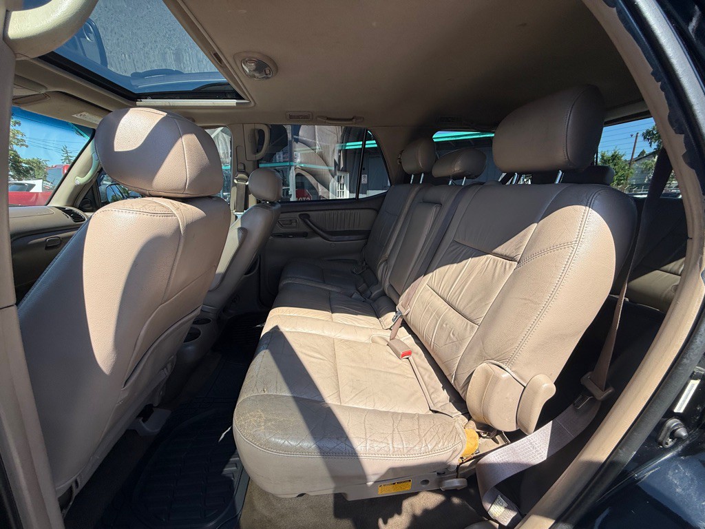 2001 Toyota Sequoia Image 10