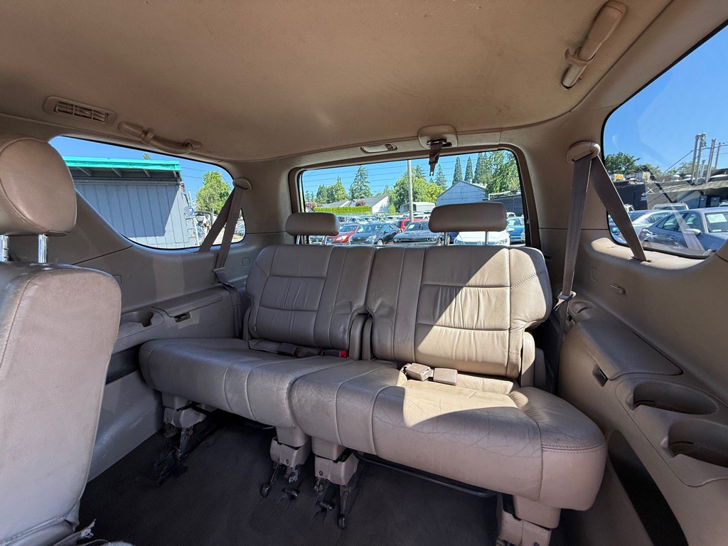 2001 Toyota Sequoia Image 11