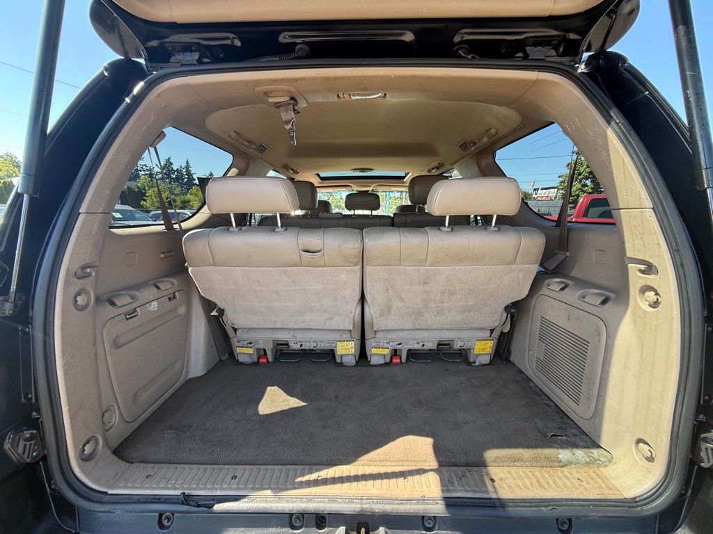 2001 Toyota Sequoia Image 12