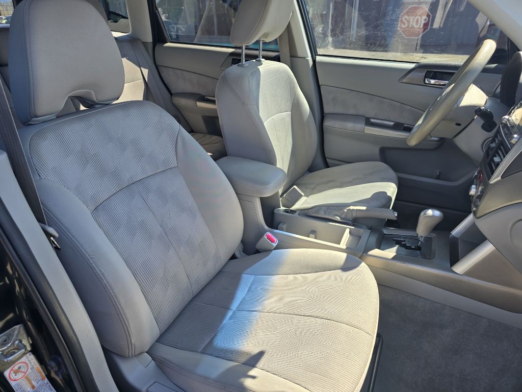 2010 Subaru Forester Image 11