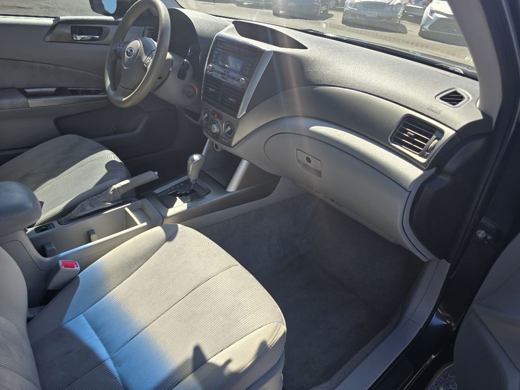 2010 Subaru Forester Image 12