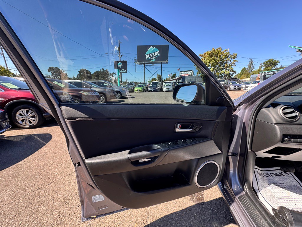2004 Mazda Mazda3 Image 8