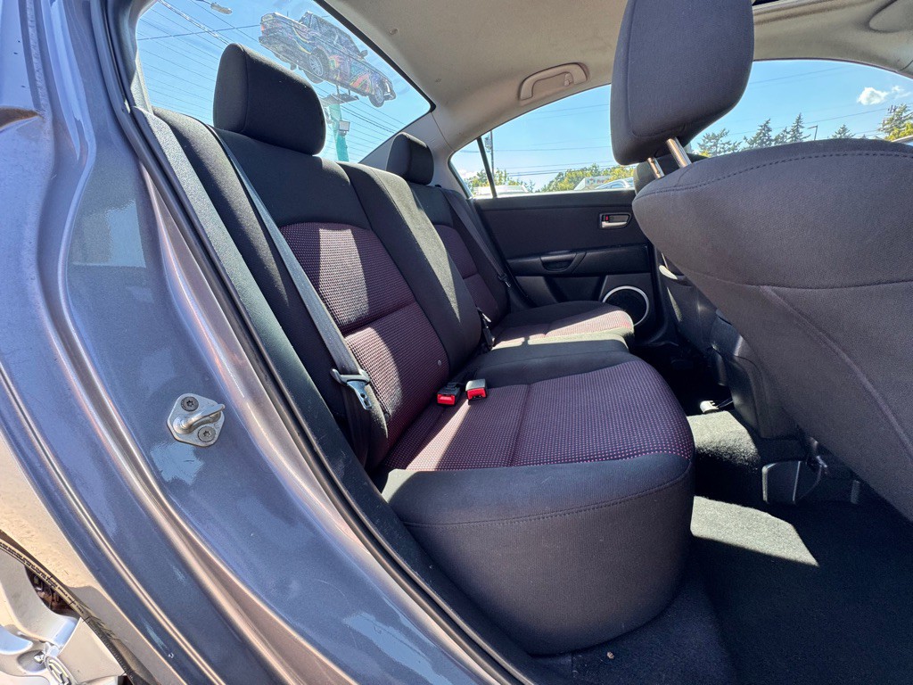 2004 Mazda Mazda3 Image 11