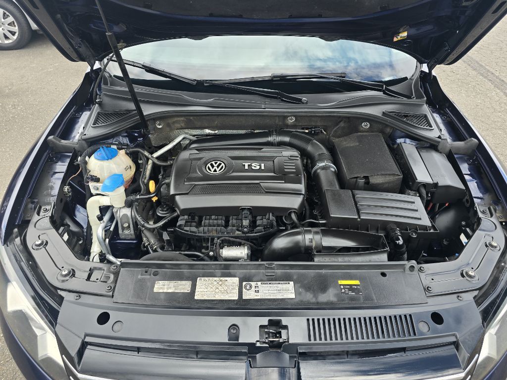 2015 Volkswagen Passat Image 17