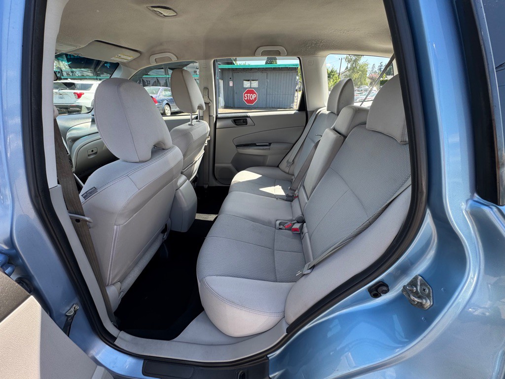 2011 Subaru Forester Image 11