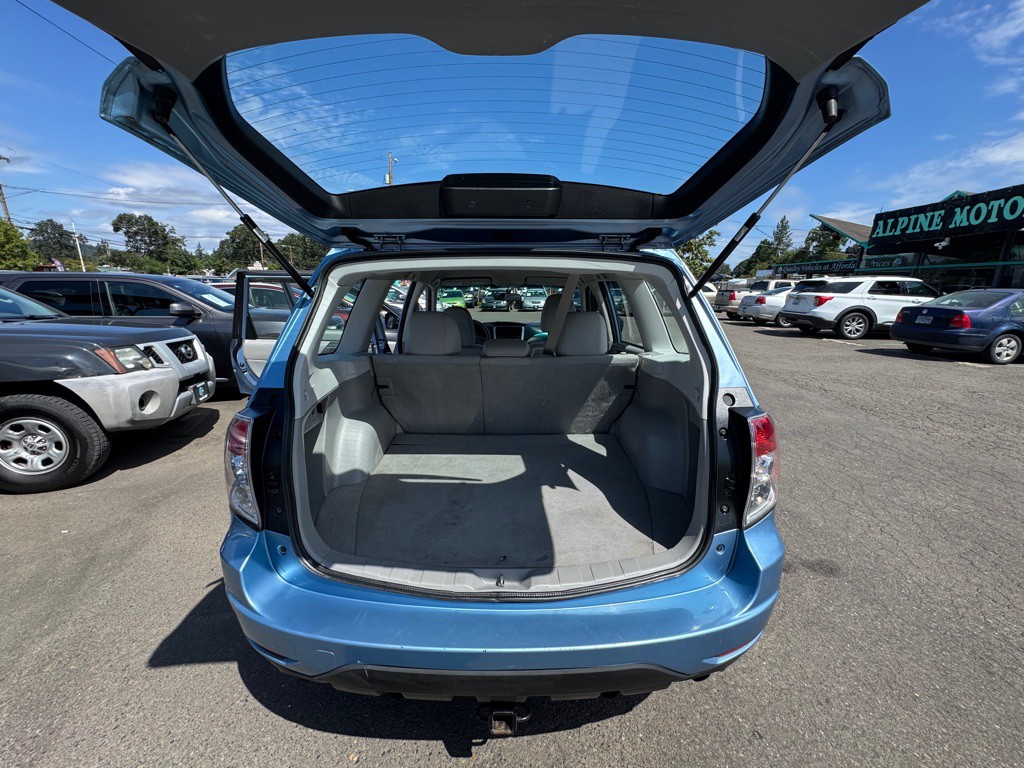 2011 Subaru Forester Image 12