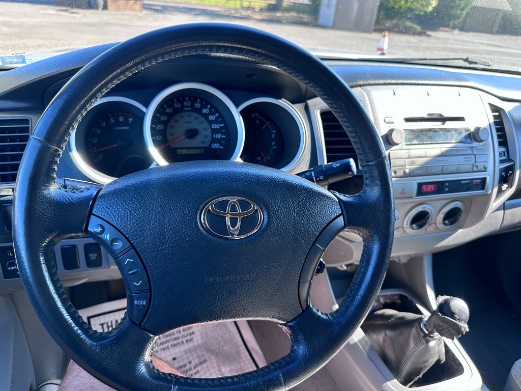 2010 Toyota Tacoma Image 12