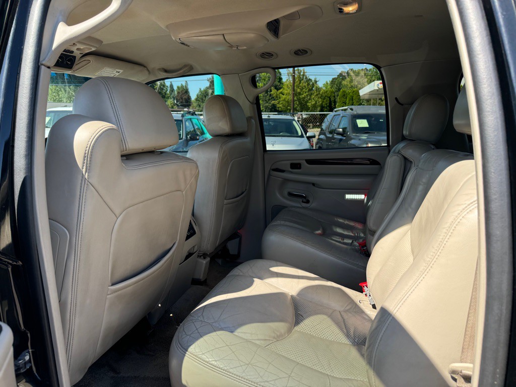 2003 Cadillac Escalade Image 8