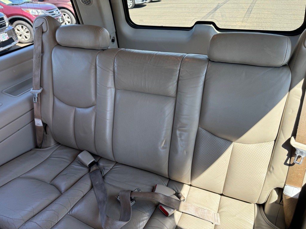 2003 Cadillac Escalade Image 9