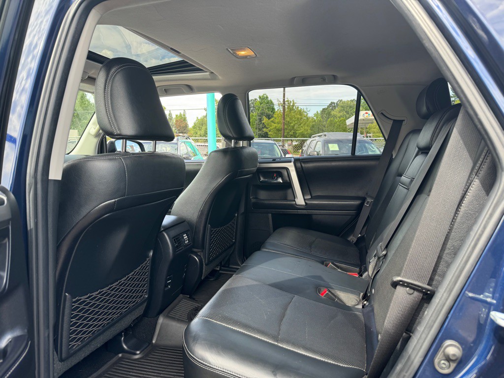 2016 Toyota 4Runner Image 8