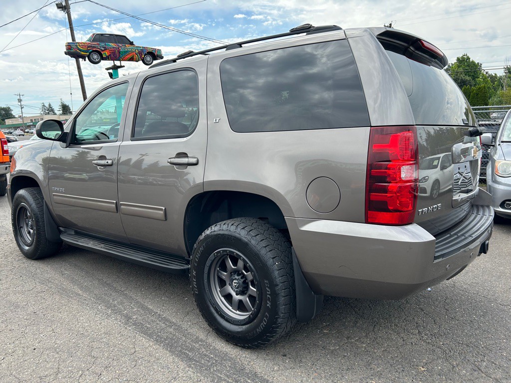 2012 Chevrolet Tahoe Image 2