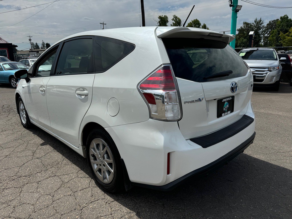 2017 Toyota Prius Image 2