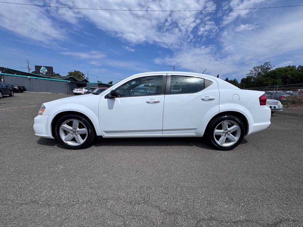 2013 Dodge Avenger Image 2