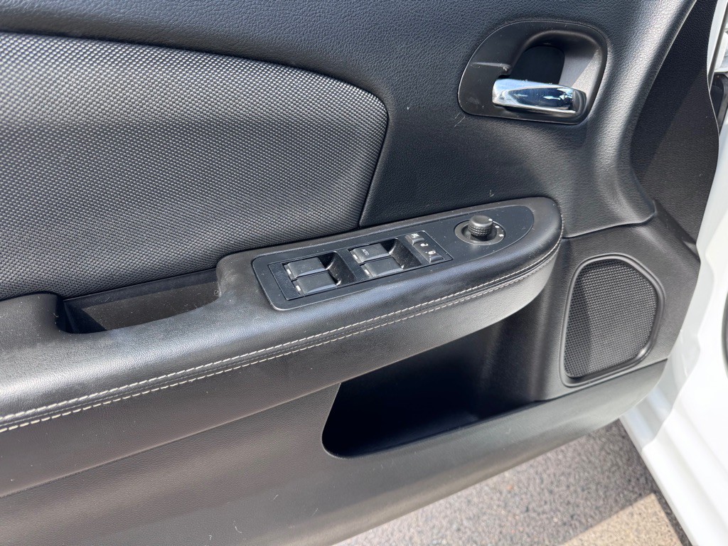 2013 Dodge Avenger Image 14