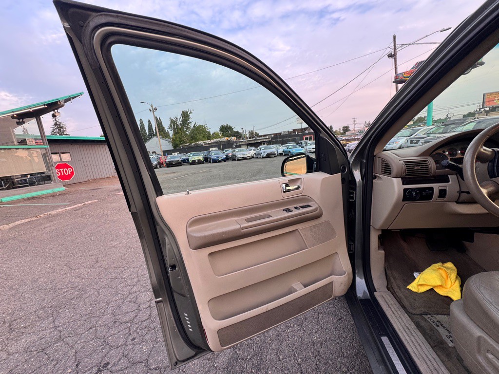 2004 Mercury Monterey Image 9