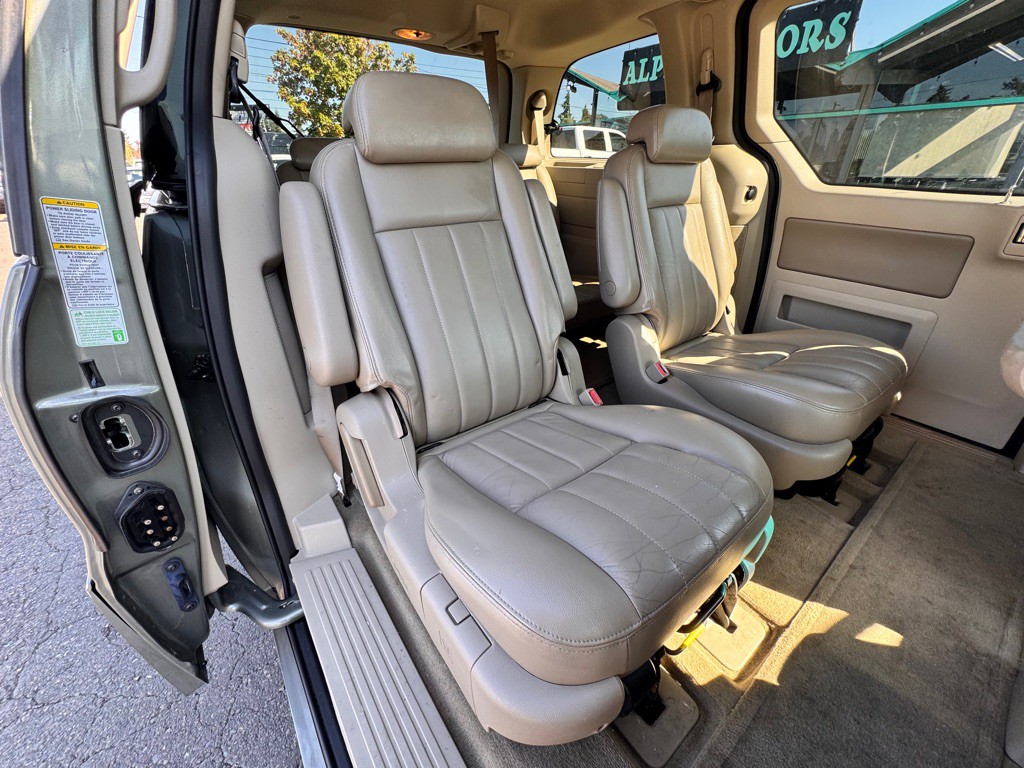 2004 Mercury Monterey Image 17