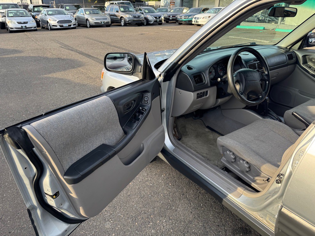2002 Subaru Forester Image 8