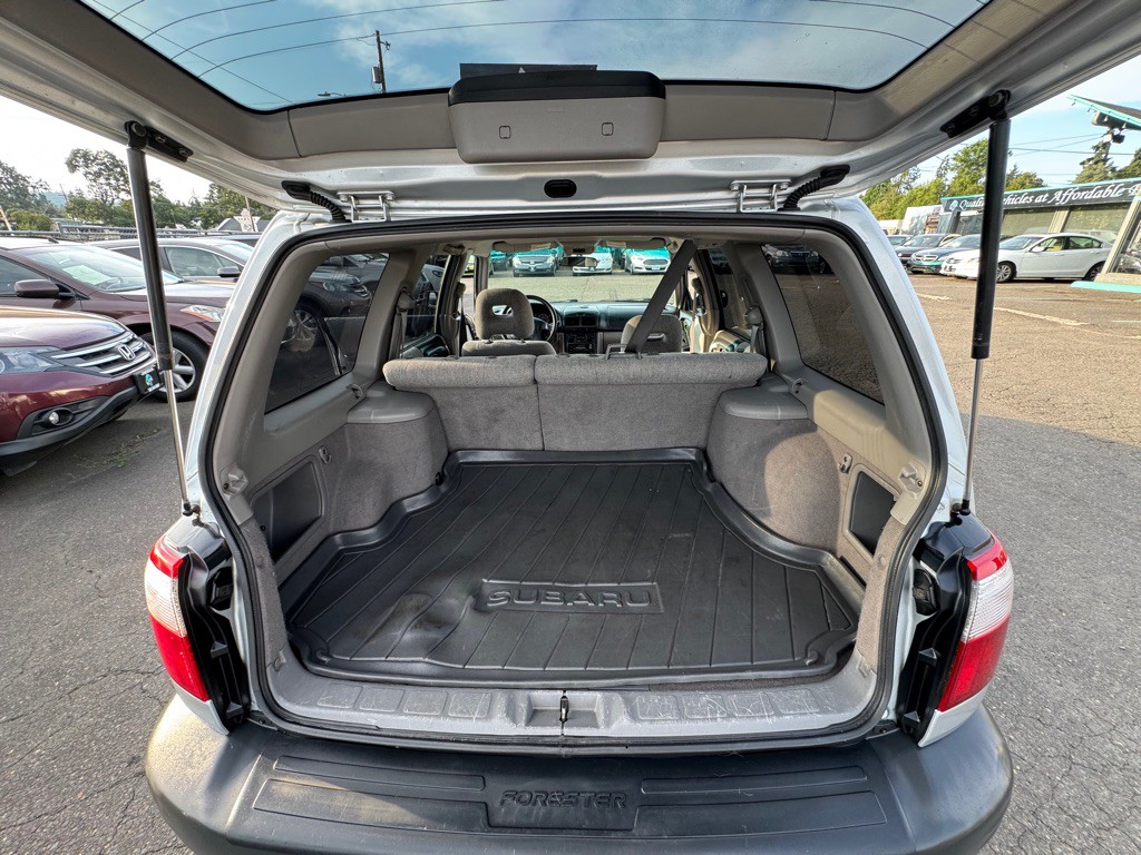 2002 Subaru Forester Image 12