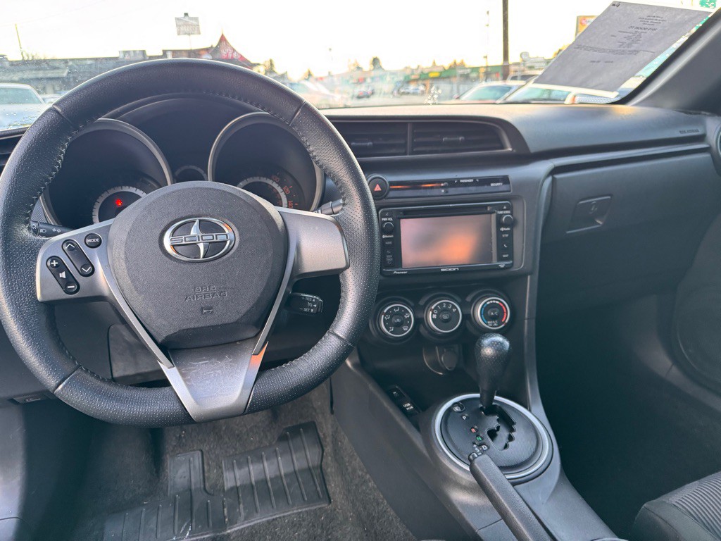 2013 Scion tC Image 10