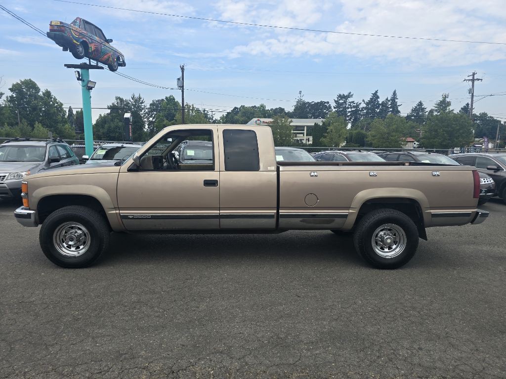 1994 Chevrolet C/K Image 2