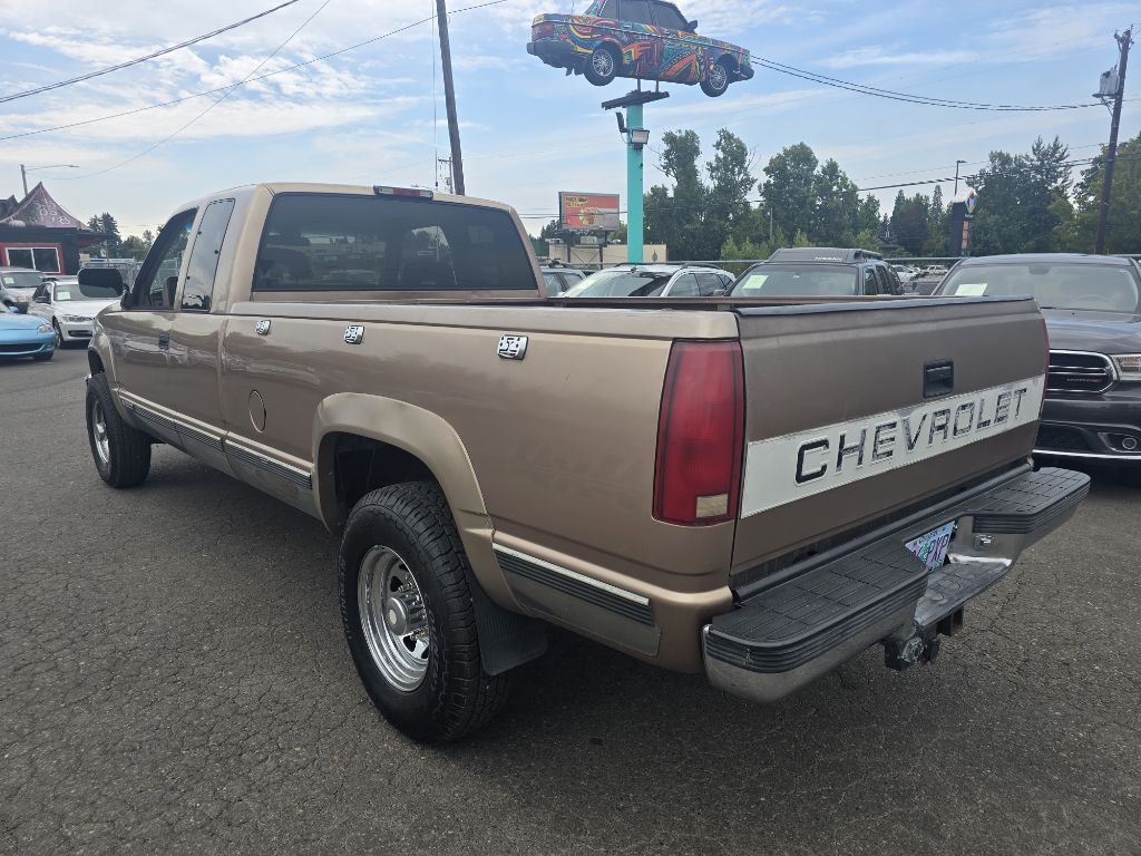 1994 Chevrolet C/K Image 3