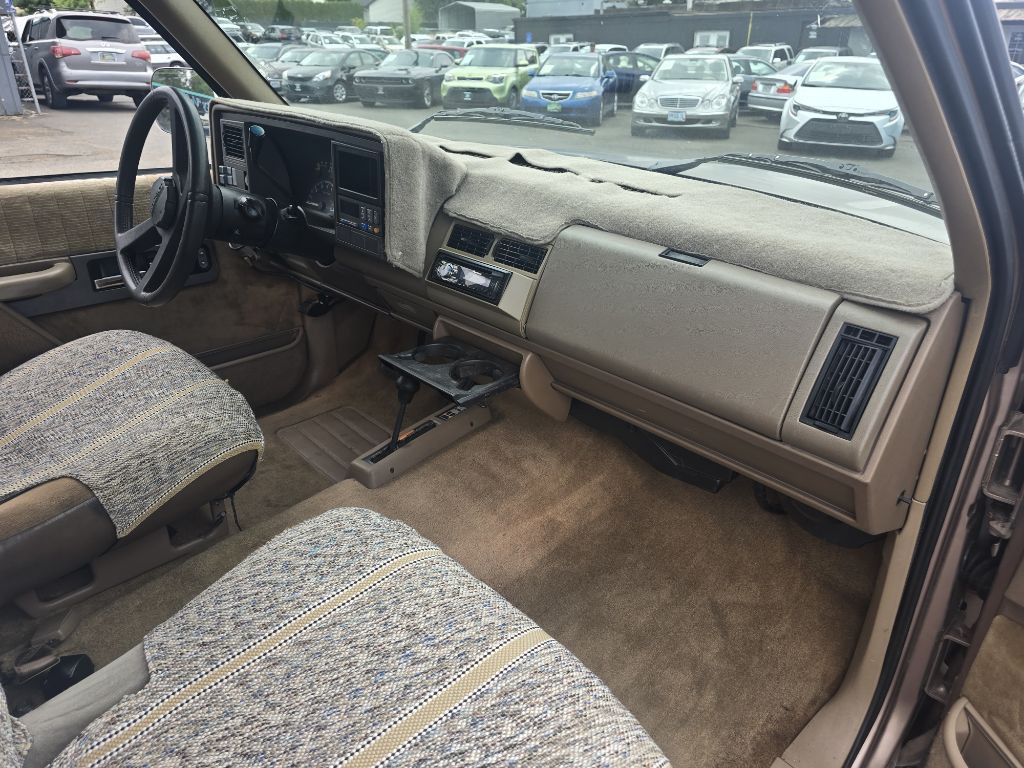 1994 Chevrolet C/K Image 12