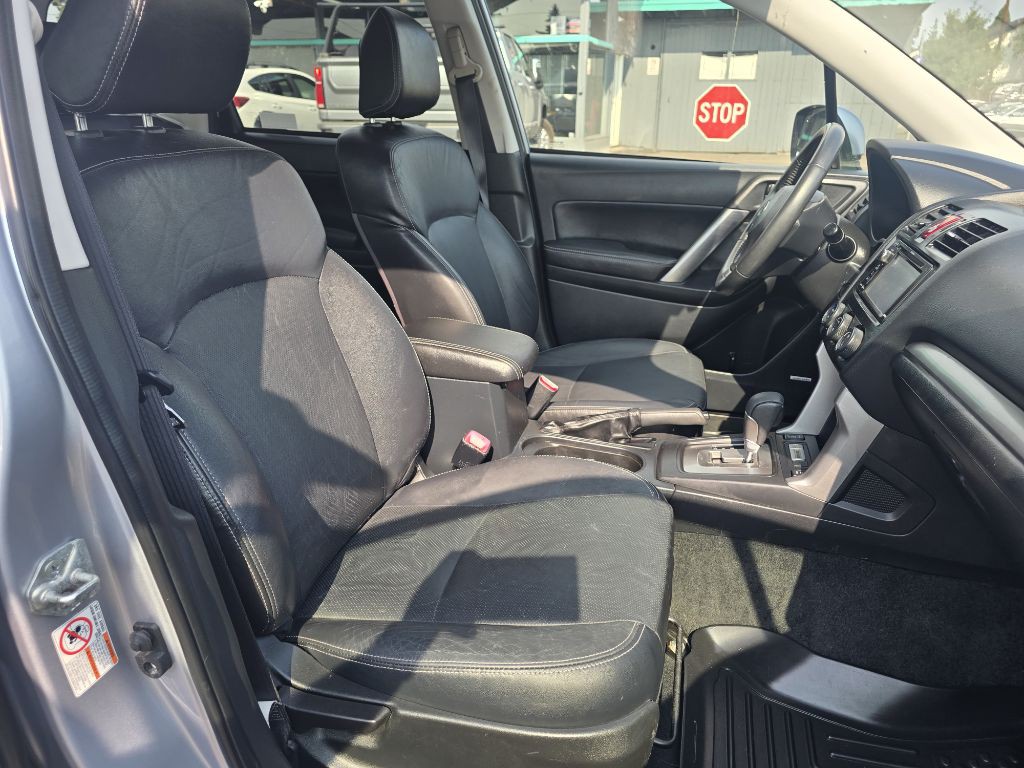2015 Subaru Forester Image 11