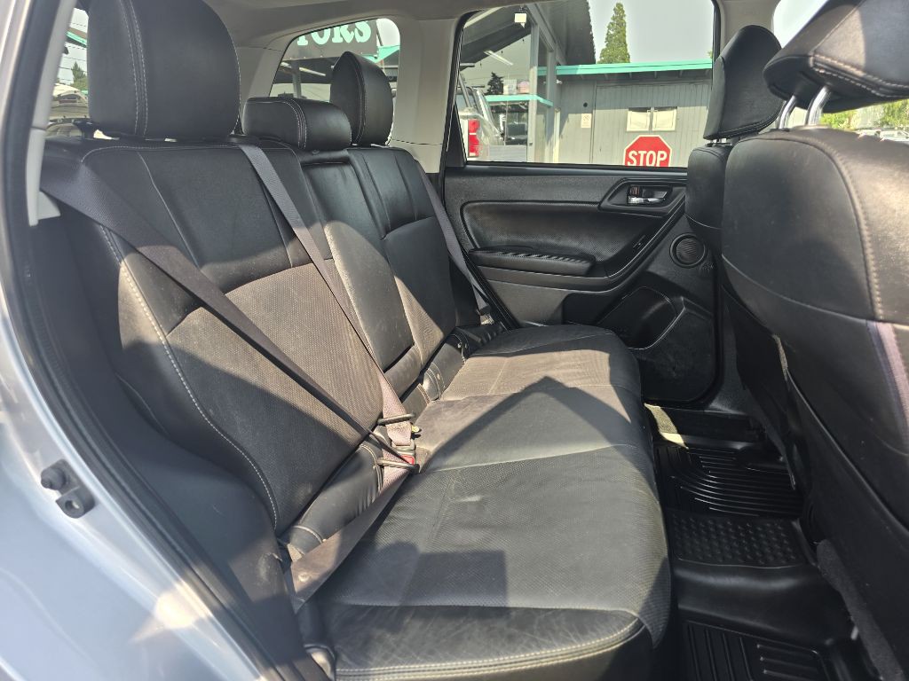 2015 Subaru Forester Image 14