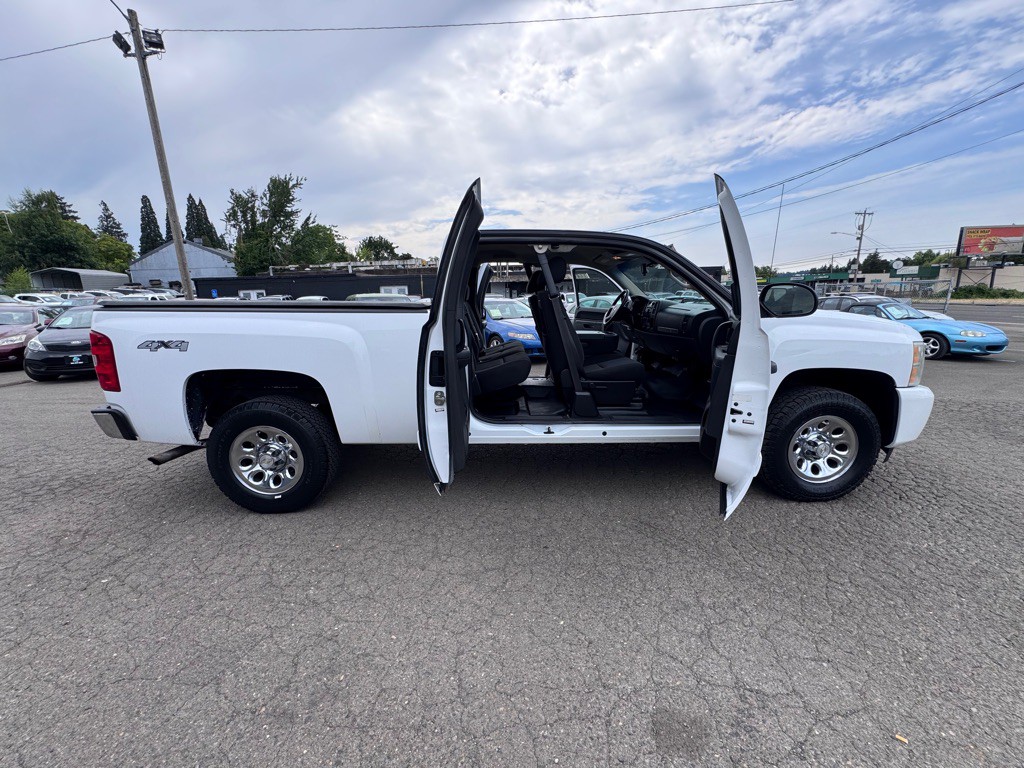 2011 Chevrolet Silverado 1500 Image 13