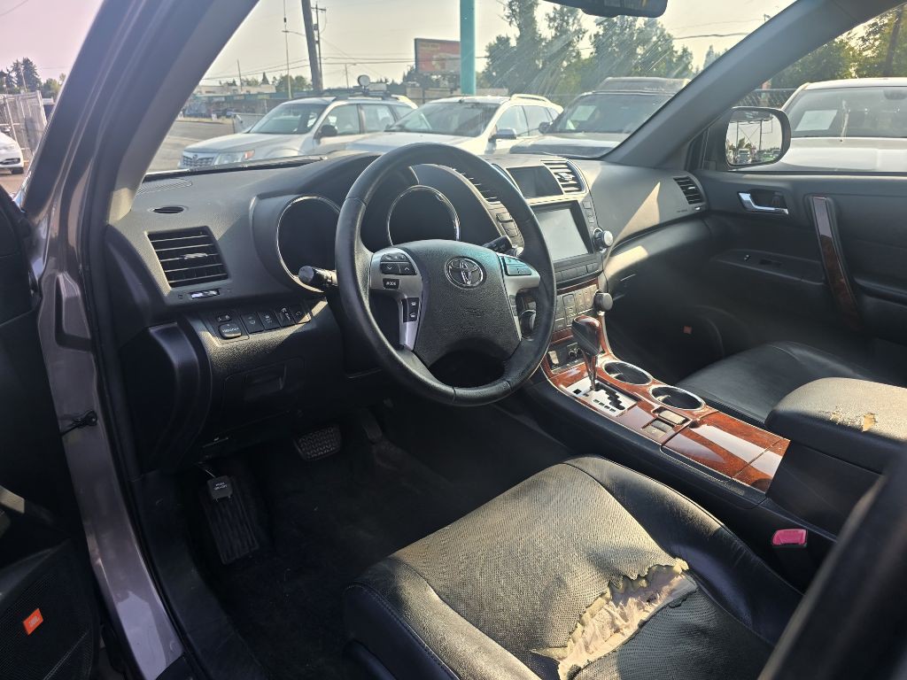 2012 Toyota Highlander Image 11