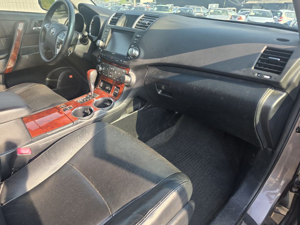 2012 Toyota Highlander Image 12