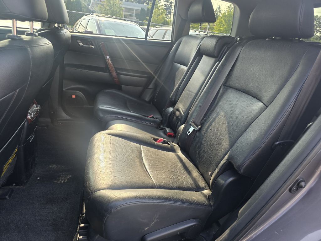 2012 Toyota Highlander Image 13