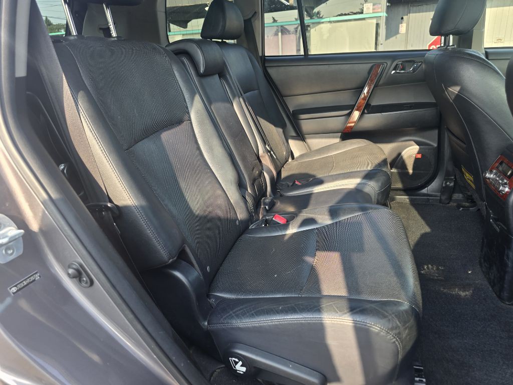 2012 Toyota Highlander Image 14