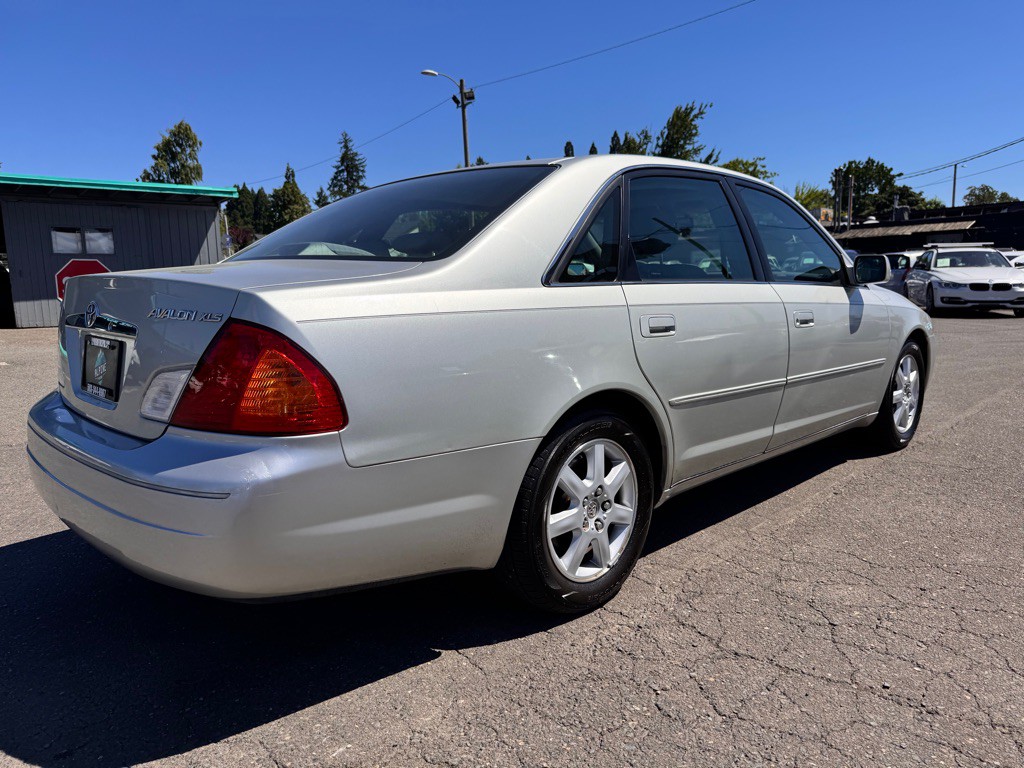 2000 Toyota Avalon Image 6