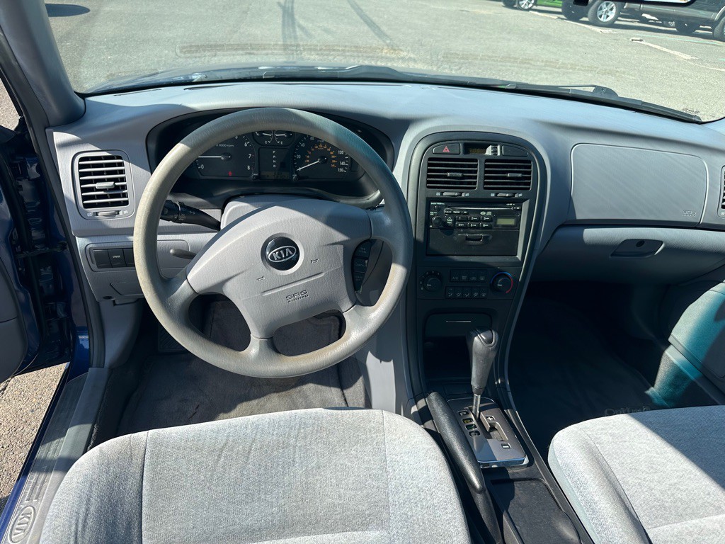2004 Kia Optima Image 9