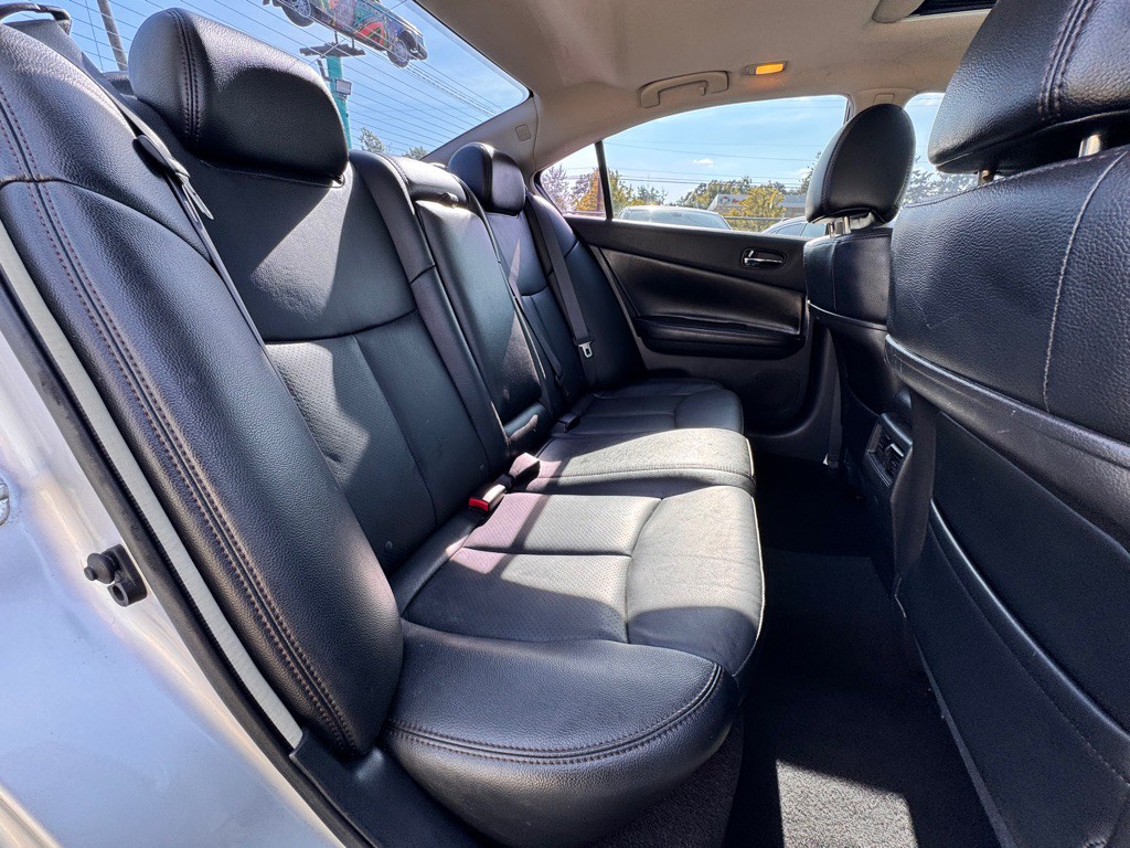2013 Nissan Maxima Image 12