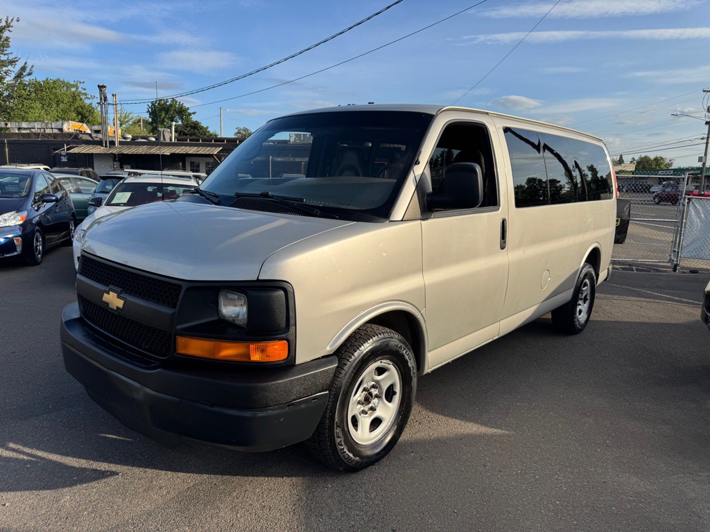 2007 Chevrolet Express Image 1