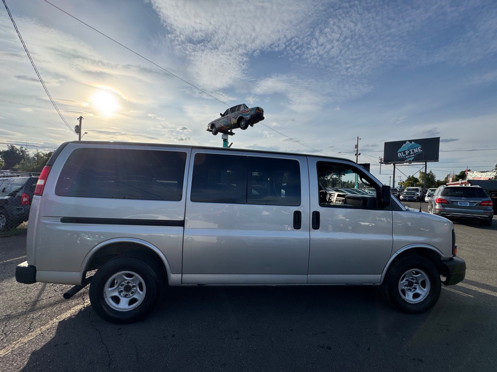 2007 Chevrolet Express Image 6