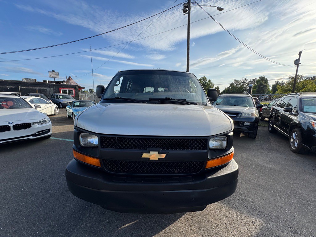 2007 Chevrolet Express Image 8