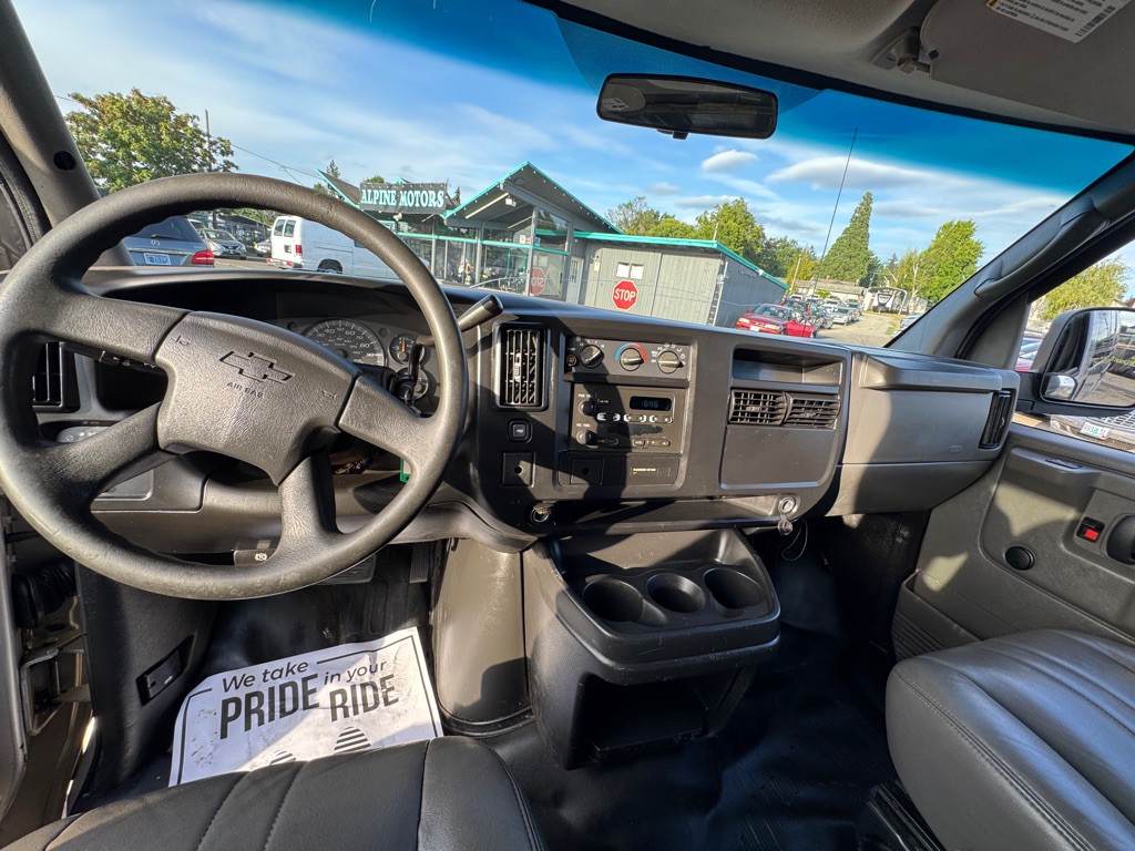 2007 Chevrolet Express Image 11