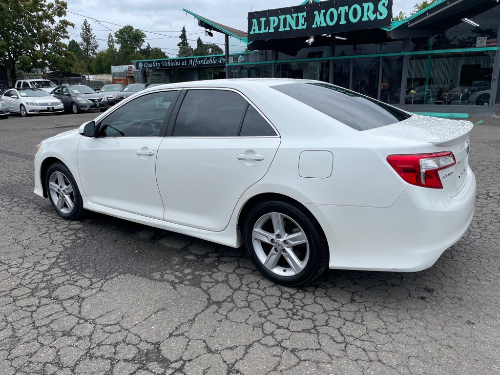 2014 Toyota Camry Image 3