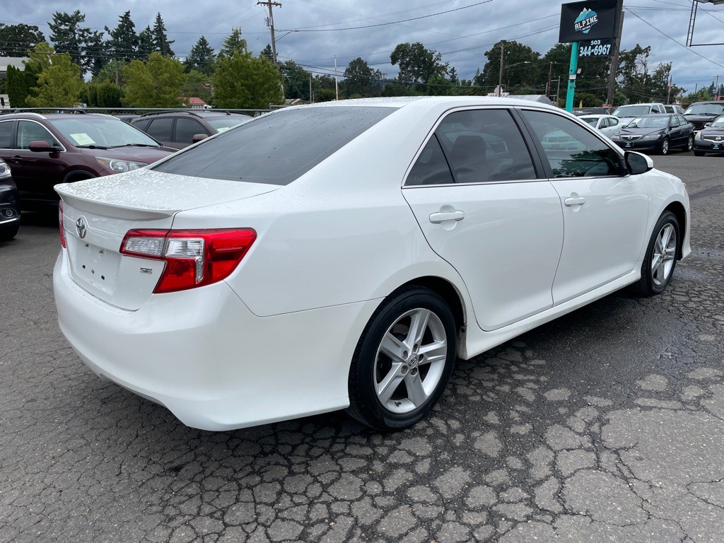 2014 Toyota Camry Image 5