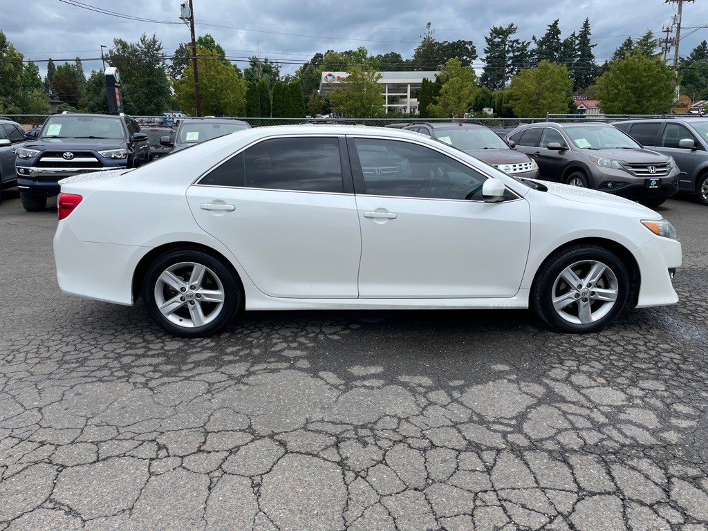 2014 Toyota Camry Image 6